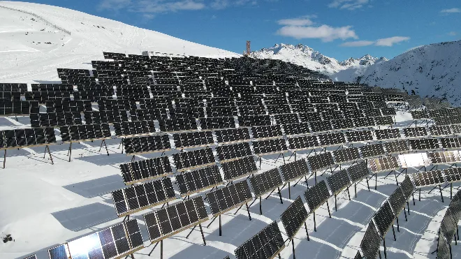 Madrisa Solar im Winter bei Schnee und Sonnenschein