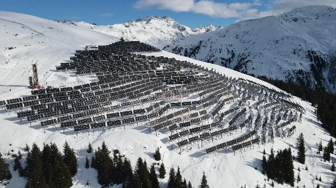 Madrisa Solar im Winter bei Schnee und Sonnenschein