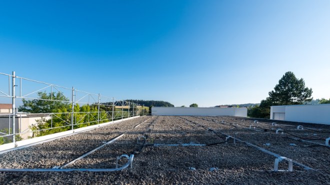 Eine Schule bekommt eine Solaranlage