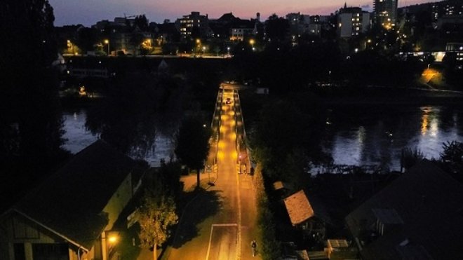 Der "Eiserne Steg" in Flurlingen erstrahlt mit neuer Beleuchtung, die alle Bedürfnisse erfüllt.