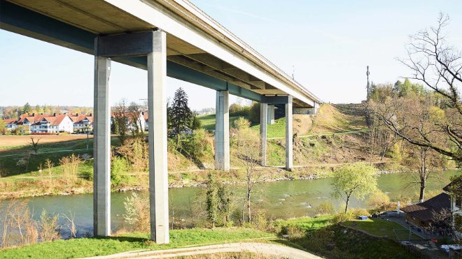 Die Thur von einer Brücke in Andelfingen aus