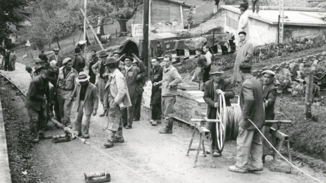 Viele Arbeiter auch in Herrliberg beim Kabelzug.