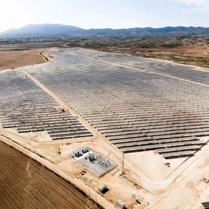 Das grösste Solarkraftwerk von EKZ geht ans Netz